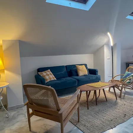 Blue Glass Penthouse In Center Apartment *